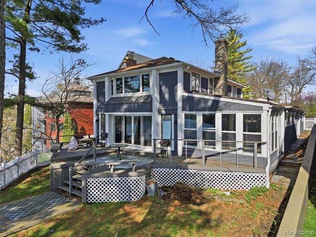 3349 Duffield Street, White Lake, MI 48383