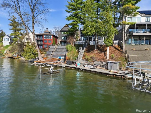 3349 Duffield Street, White Lake, MI 48383