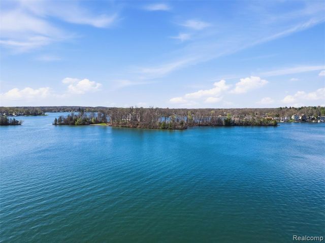 3349 Duffield Street, White Lake, MI 48383