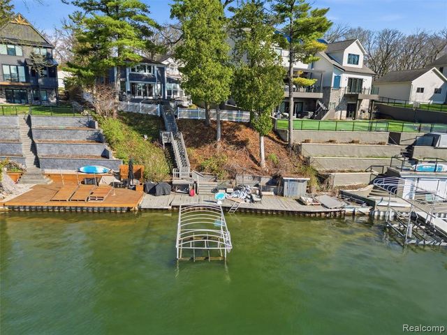 3349 Duffield Street, White Lake, MI 48383
