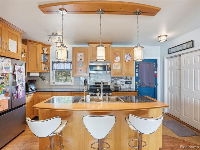 3349 Duffield Street, White Lake, MI 48383