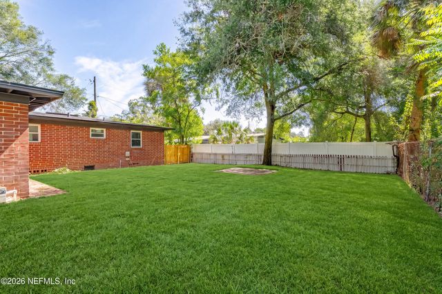 6522 BARKWOOD Drive, Jacksonville, FL 32277