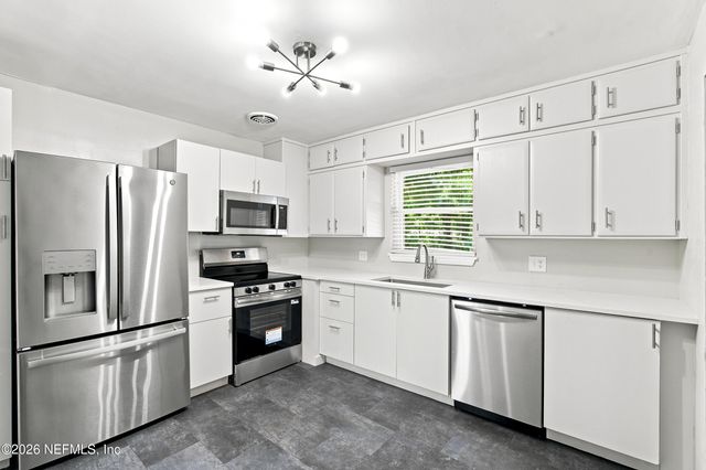 6522 BARKWOOD Drive, Jacksonville, FL 32277