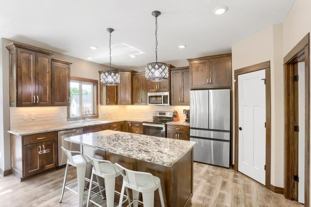 1030 Bellaire Boulevard NW, Isanti, MN 55040
