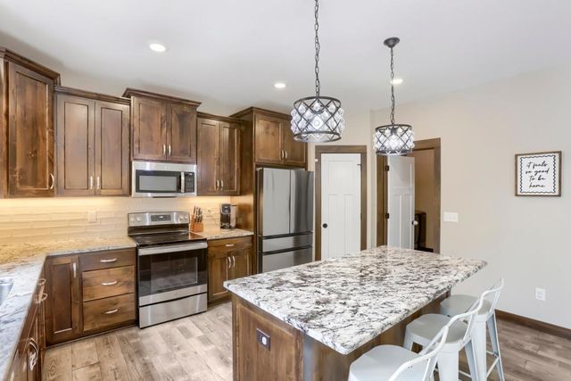 1030 Bellaire Boulevard NW, Isanti, MN 55040