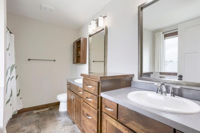 1030 Bellaire Boulevard NW, Isanti, MN 55040