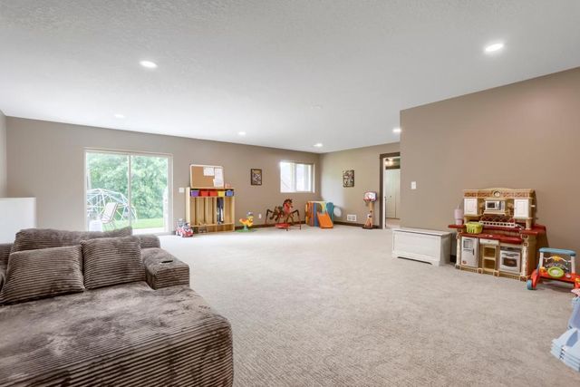1030 Bellaire Boulevard NW, Isanti, MN 55040