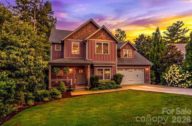 4 Old Bridge Circle, Fairview, NC 28730