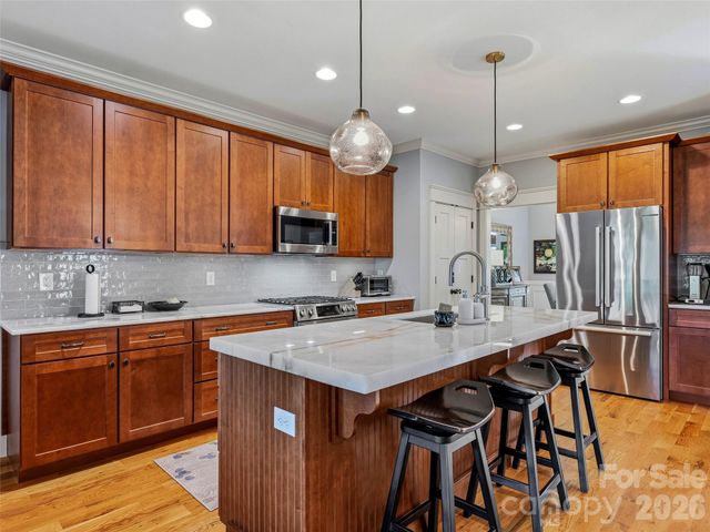 4 Old Bridge Circle, Fairview, NC 28730