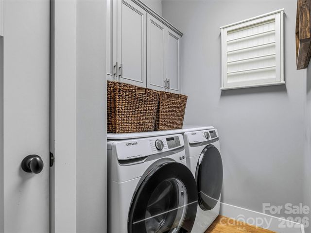 4 Old Bridge Circle, Fairview, NC 28730
