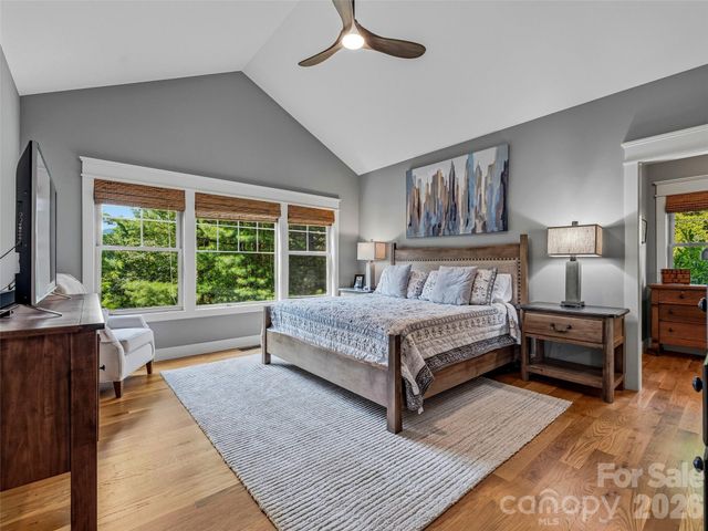 4 Old Bridge Circle, Fairview, NC 28730