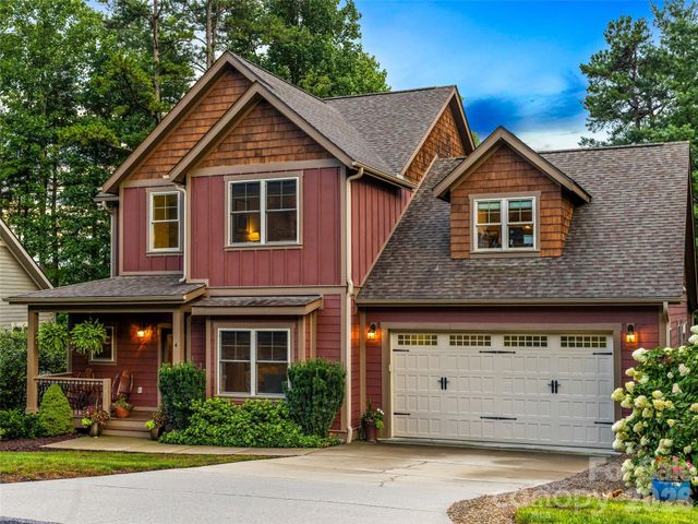 4 Old Bridge Circle, Fairview, NC 28730