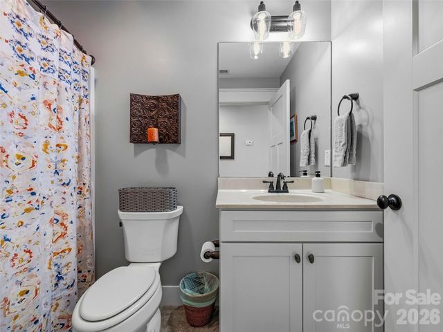 4 Old Bridge Circle, Fairview, NC 28730