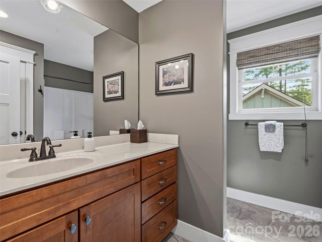 4 Old Bridge Circle, Fairview, NC 28730