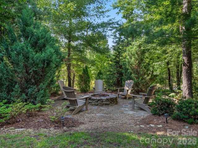 4 Old Bridge Circle, Fairview, NC 28730