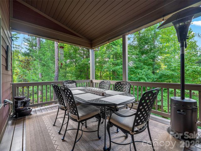 4 Old Bridge Circle, Fairview, NC 28730