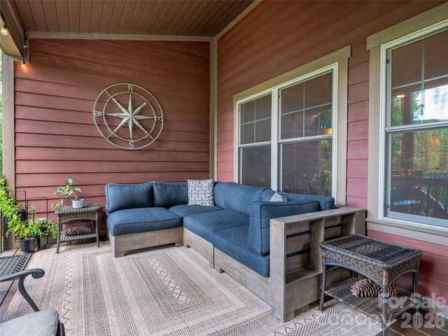 4 Old Bridge Circle, Fairview, NC 28730