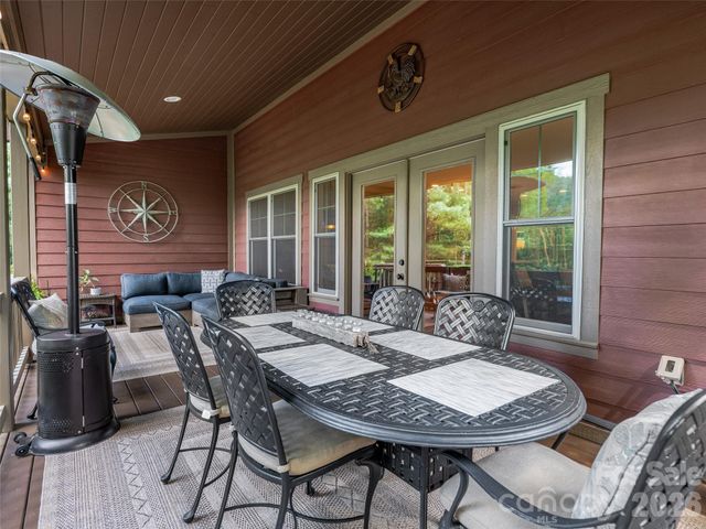 4 Old Bridge Circle, Fairview, NC 28730