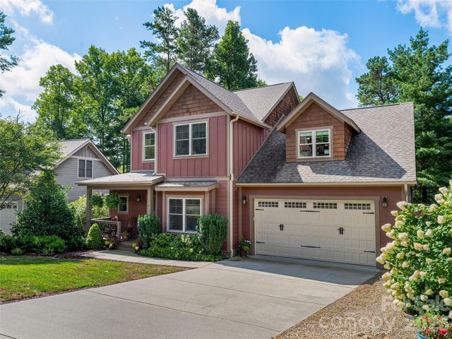 4 Old Bridge Circle, Fairview, NC 28730