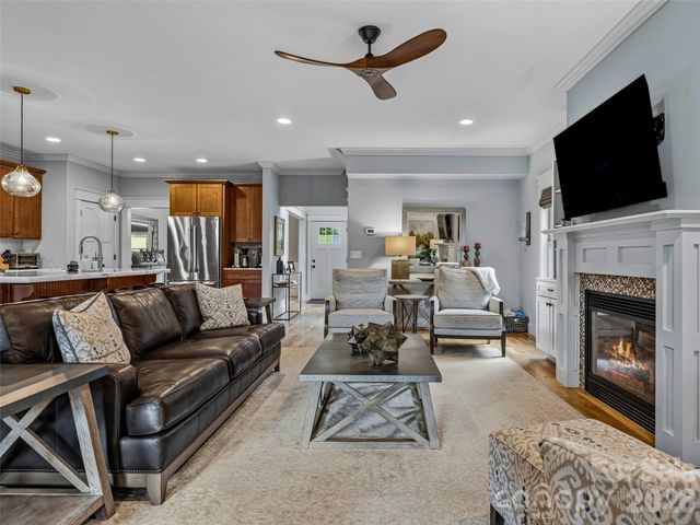 4 Old Bridge Circle, Fairview, NC 28730