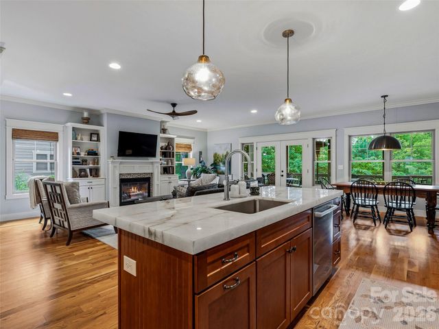 4 Old Bridge Circle, Fairview, NC 28730
