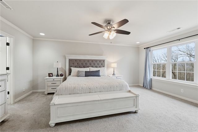 2086 Bridgeton Court, Fayetteville, AR 72701