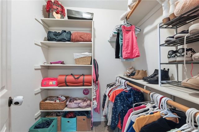 2086 Bridgeton Court, Fayetteville, AR 72701