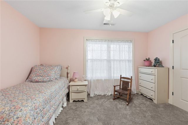 2086 Bridgeton Court, Fayetteville, AR 72701