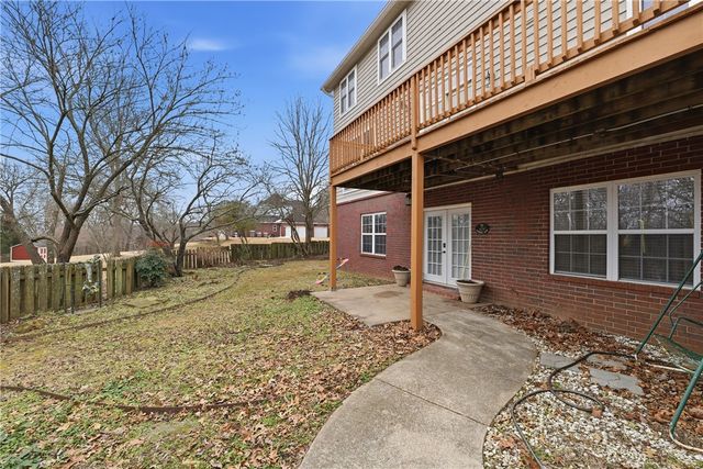 2086 Bridgeton Court, Fayetteville, AR 72701