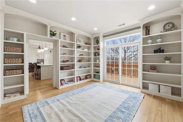 2086 Bridgeton Court, Fayetteville, AR 72701