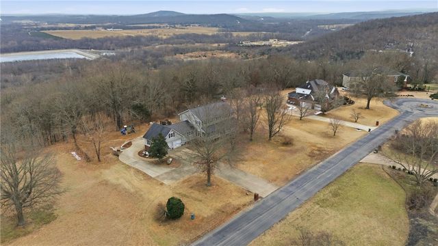 2086 Bridgeton Court, Fayetteville, AR 72701