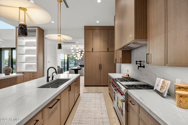 7001 E PARADISE Drive, Scottsdale, AZ 85254