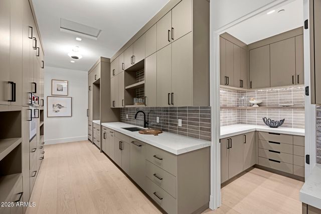 7001 E PARADISE Drive, Scottsdale, AZ 85254