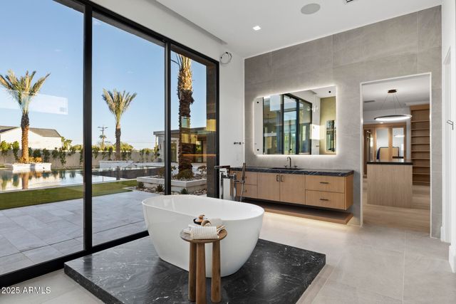 7001 E PARADISE Drive, Scottsdale, AZ 85254