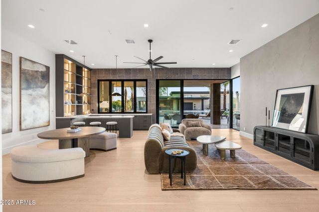 7001 E PARADISE Drive, Scottsdale, AZ 85254