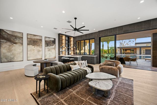 7001 E PARADISE Drive, Scottsdale, AZ 85254