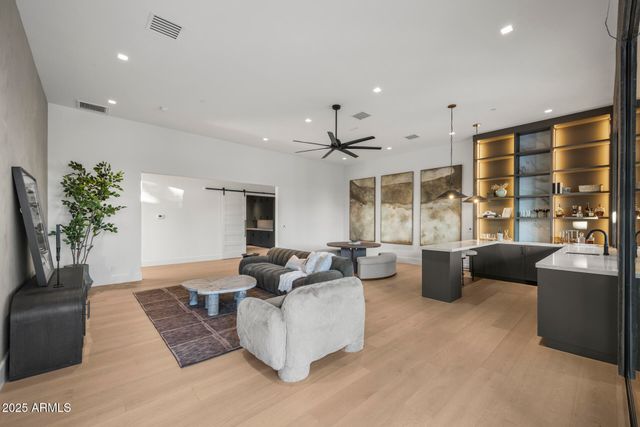 7001 E PARADISE Drive, Scottsdale, AZ 85254