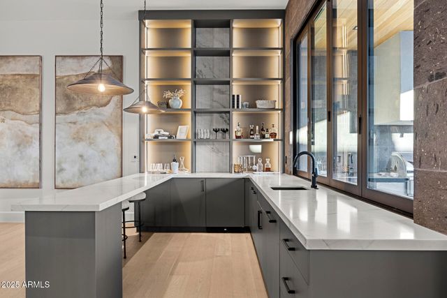 7001 E PARADISE Drive, Scottsdale, AZ 85254