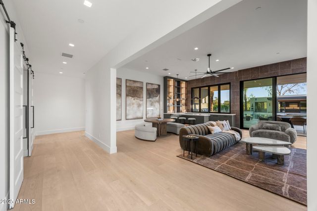 7001 E PARADISE Drive, Scottsdale, AZ 85254