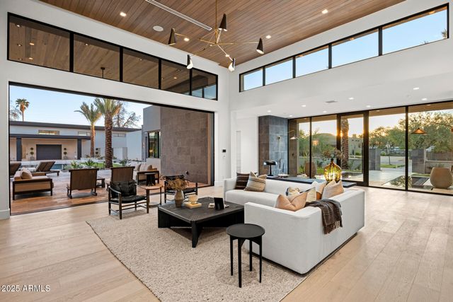 7001 E PARADISE Drive, Scottsdale, AZ 85254