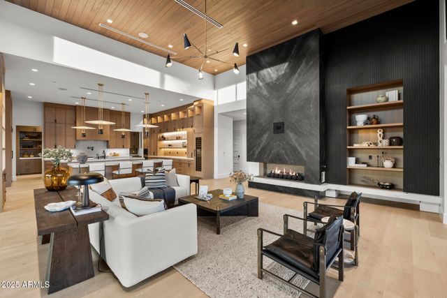 7001 E PARADISE Drive, Scottsdale, AZ 85254