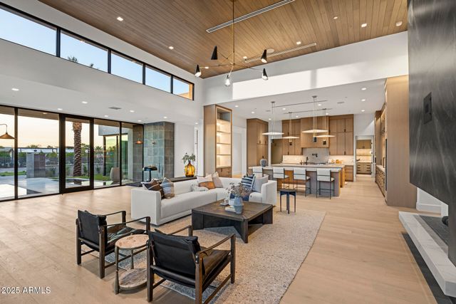 7001 E PARADISE Drive, Scottsdale, AZ 85254