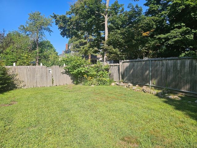 399 Stevens, Lowell, MA 01851