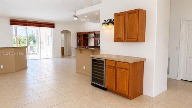 1860 SE Gaskins Cir, Port St. Lucie, FL 34952