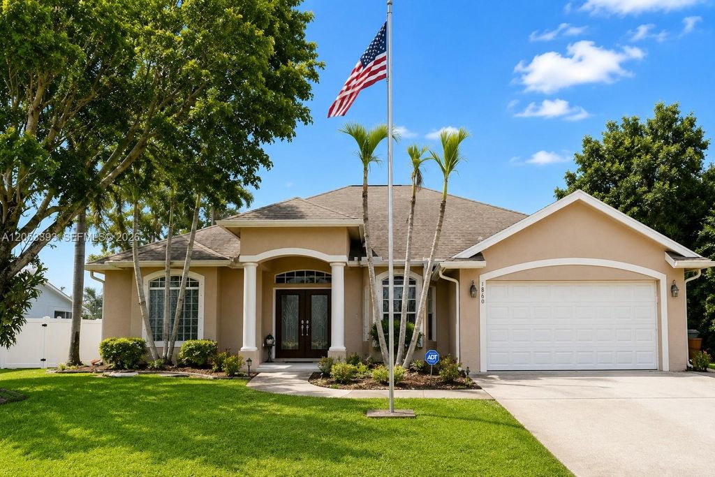 1860 SE Gaskins Cir, Port St. Lucie, FL 34952