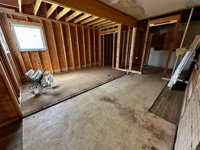 106 N DONALD STREET, Seymour, TX 76380