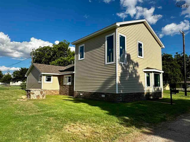 106 N DONALD STREET, Seymour, TX 76380