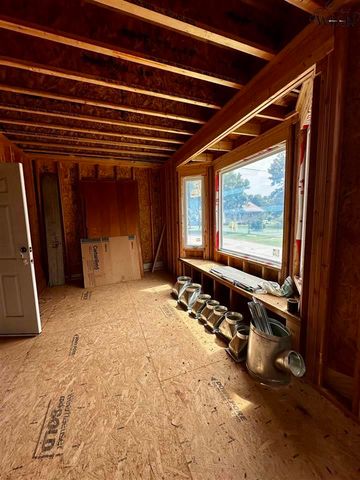 106 N DONALD STREET, Seymour, TX 76380