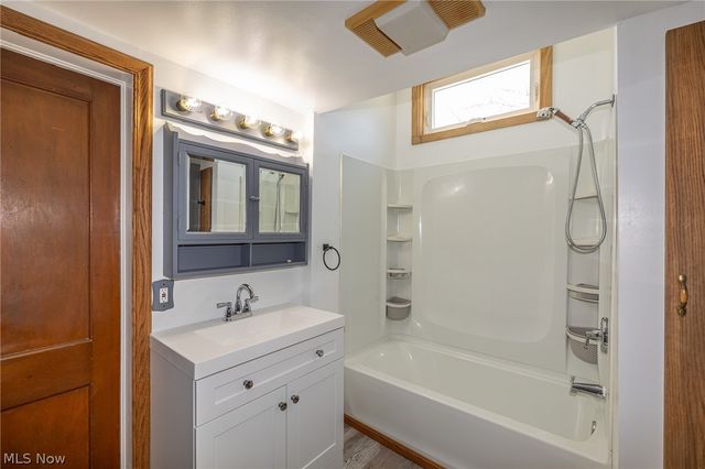 16118 Cowley Road, Grafton, OH 44044