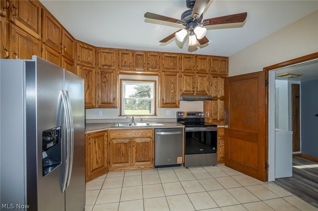 16118 Cowley Road, Grafton, OH 44044